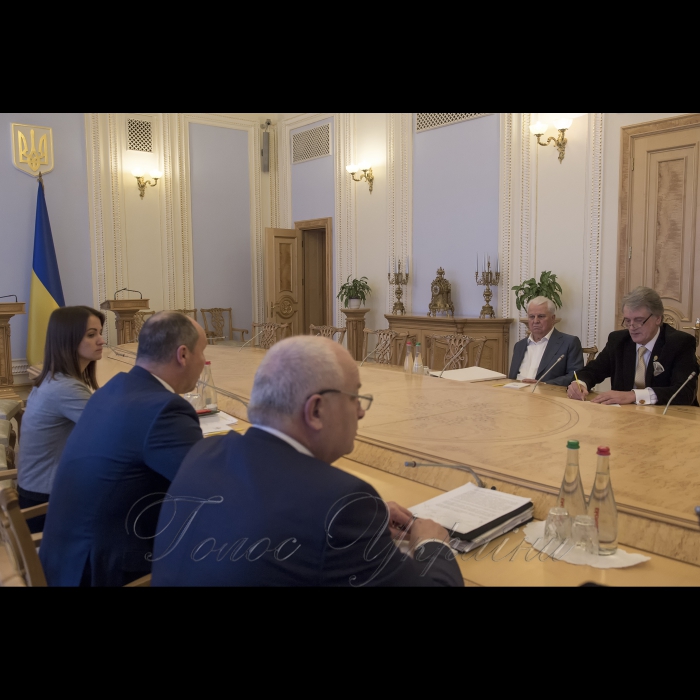 14 лютого 2018 Голова Верховної Ради відгукнувся на пропозицію Президентів України щодо запровадження Дня української державності.
Голова Верховної Ради Андрій Володимирович Парубій провів зустріч з Президентами України 1991-2010 років Леонідом Макаровичем Кравчуком та Віктором Андрійовичем Ющенком, заучасті  Першого віце-прем'єр-міністра України - Міністра економічного розвитку і торгівлі України Кубіва Степана.
